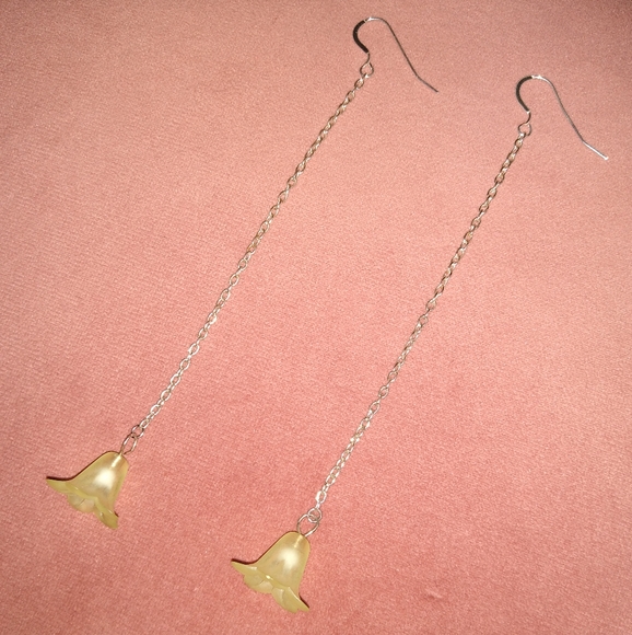 Solid 925 Sterling Silver Ear Wires Pale Green Flower Earrings Long Chain Dangle - Picture 1 of 6